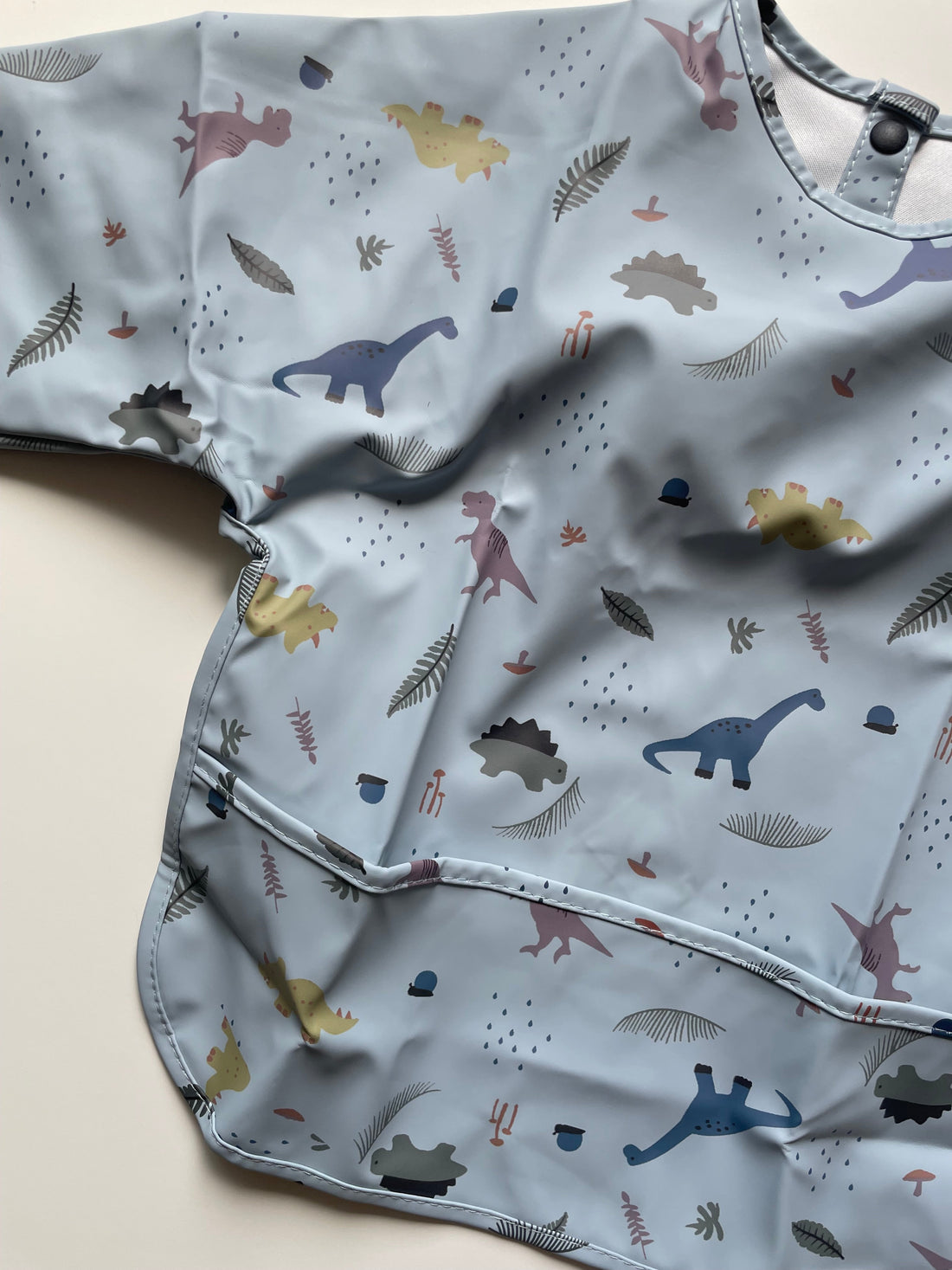 Bavoir imperméable bébé à poche V.Lune — matière certifiée OEKO-TEX, col réglable 0-36 mois