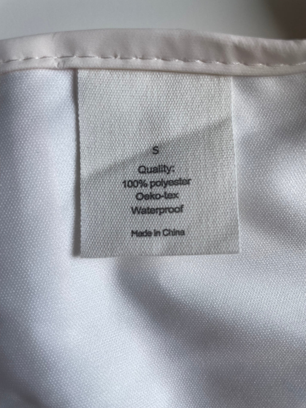 Bavoir imperméable bébé – à poche (certifié OEKO-TEX)